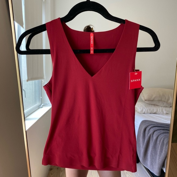 NWT SPANX Fit-to-You V-Neck Tank Red - Picture 5 of 9